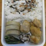 ☆パパお弁当☆から揚げ・かまぼこ・大豆甘煮・いんげ